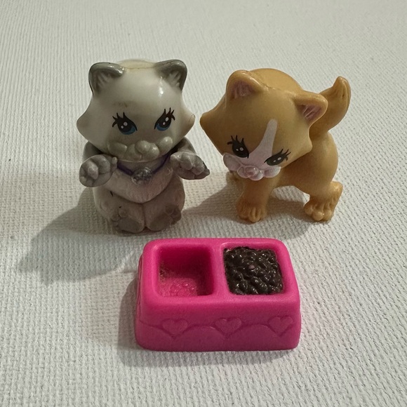 Littlest Pet Shop Other - LITTLEST PET SHOP CUTESY KITTENS W TOY KITTY FOOD KENNER VINTAGE LPS RARE 1992